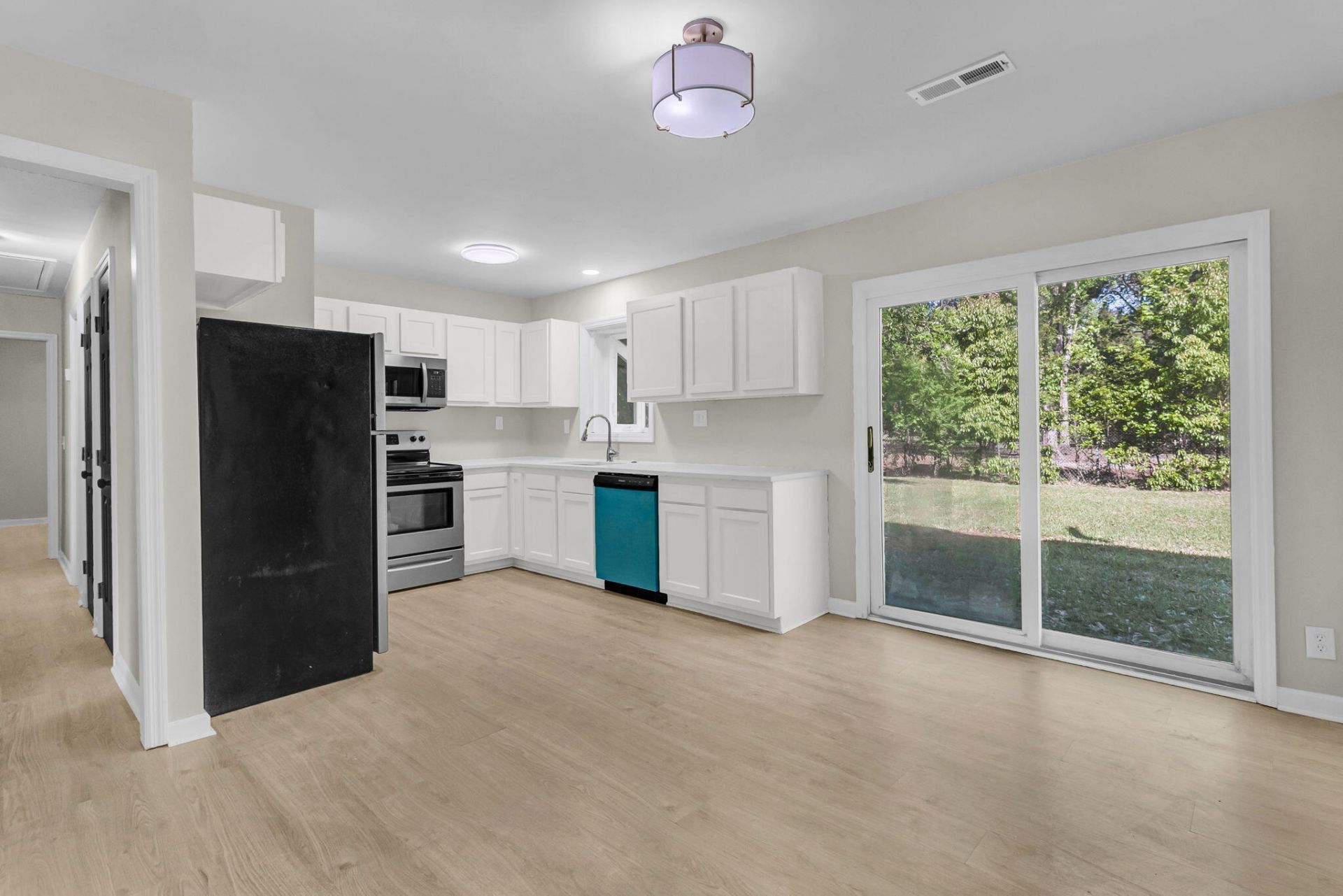 104 Dahlia Place Photo 7