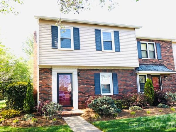 2705 N Center Street, Unit 36, Hickory, NC 28601