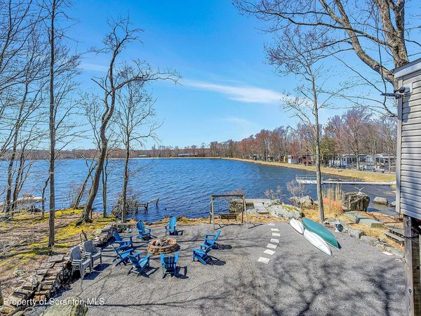 39 Lake View N, Covington Twp, PA 18424