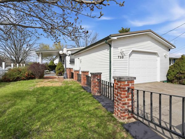 720 E Christian Street, Princeton, IN 47670