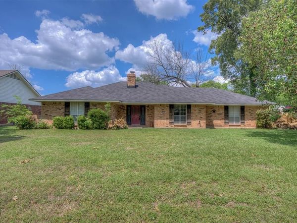 1911 Landau Lane , Bossier City, LA 71111