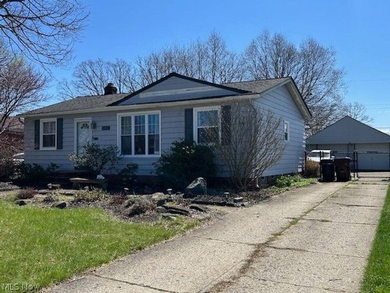 11821 Ronald Drive, Parma, OH 44130 Photo 2