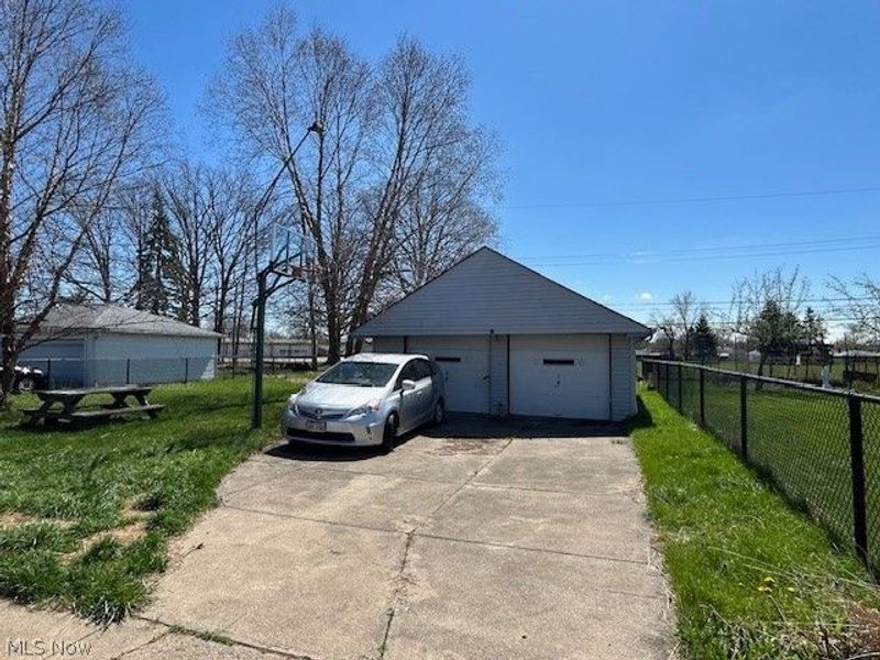 11821 Ronald Drive, Parma, OH 44130 Photo 3