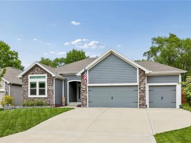 8 NE 102nd Street, Kansas City, MO 64155