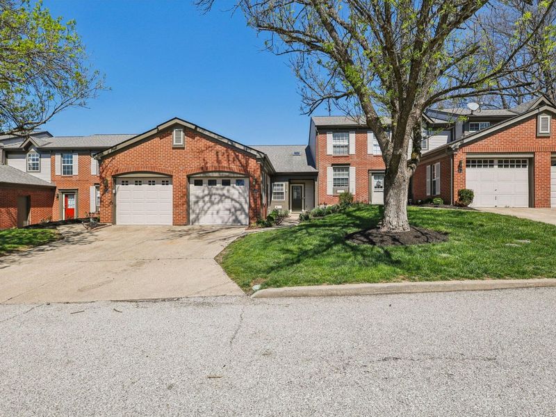 7112 Sweetwater Drive, Florence, KY 41042 Photo 1