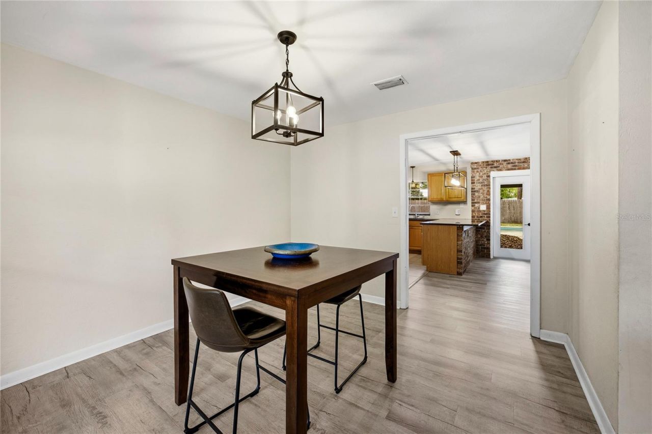 3900 NW 37th Place , Gainesville, FL 32606 Photo