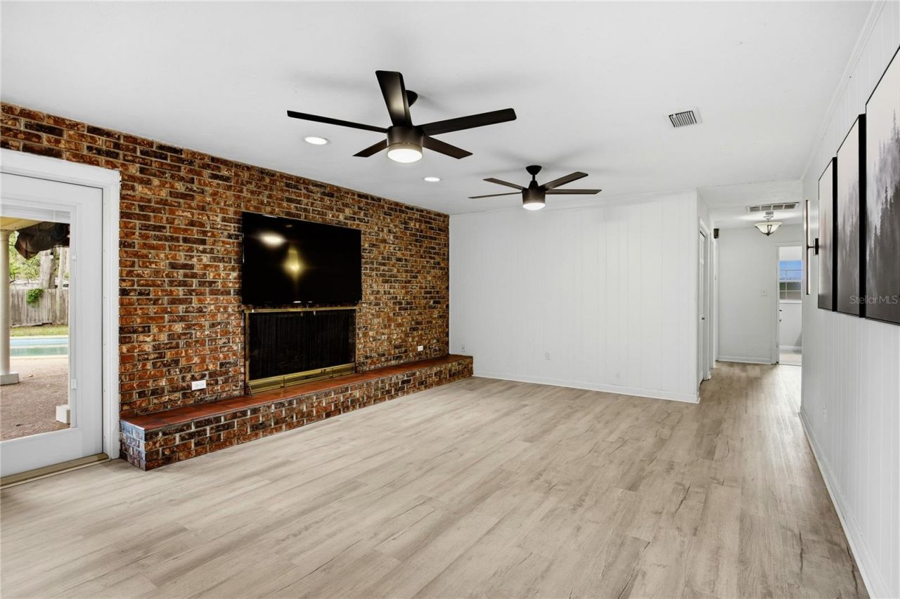 3900 NW 37th Place , Gainesville, FL 32606 Photo