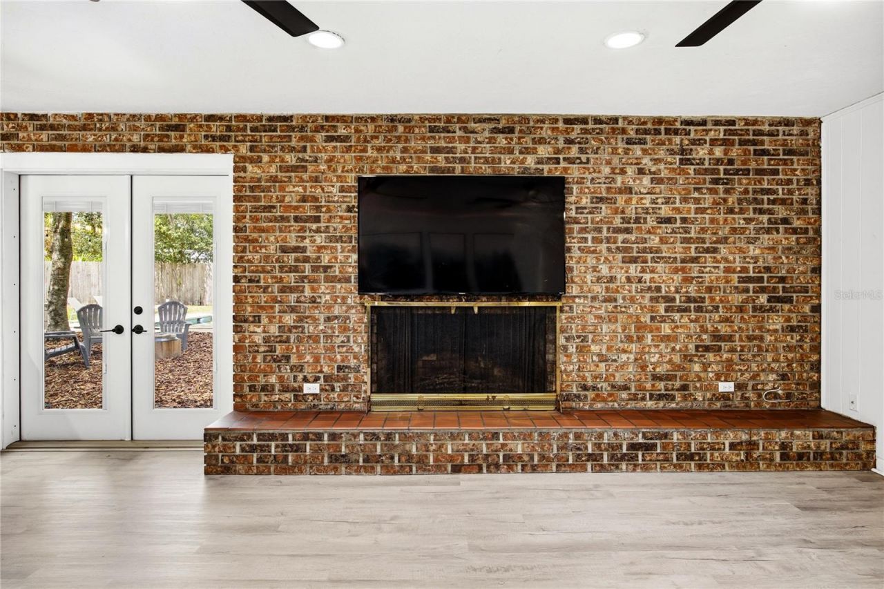 3900 NW 37th Place , Gainesville, FL 32606 Photo