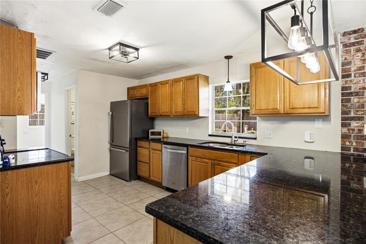 3900 NW 37th Place , Gainesville, FL 32606 Photo