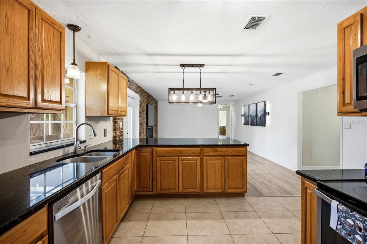 3900 NW 37th Place , Gainesville, FL 32606 Photo