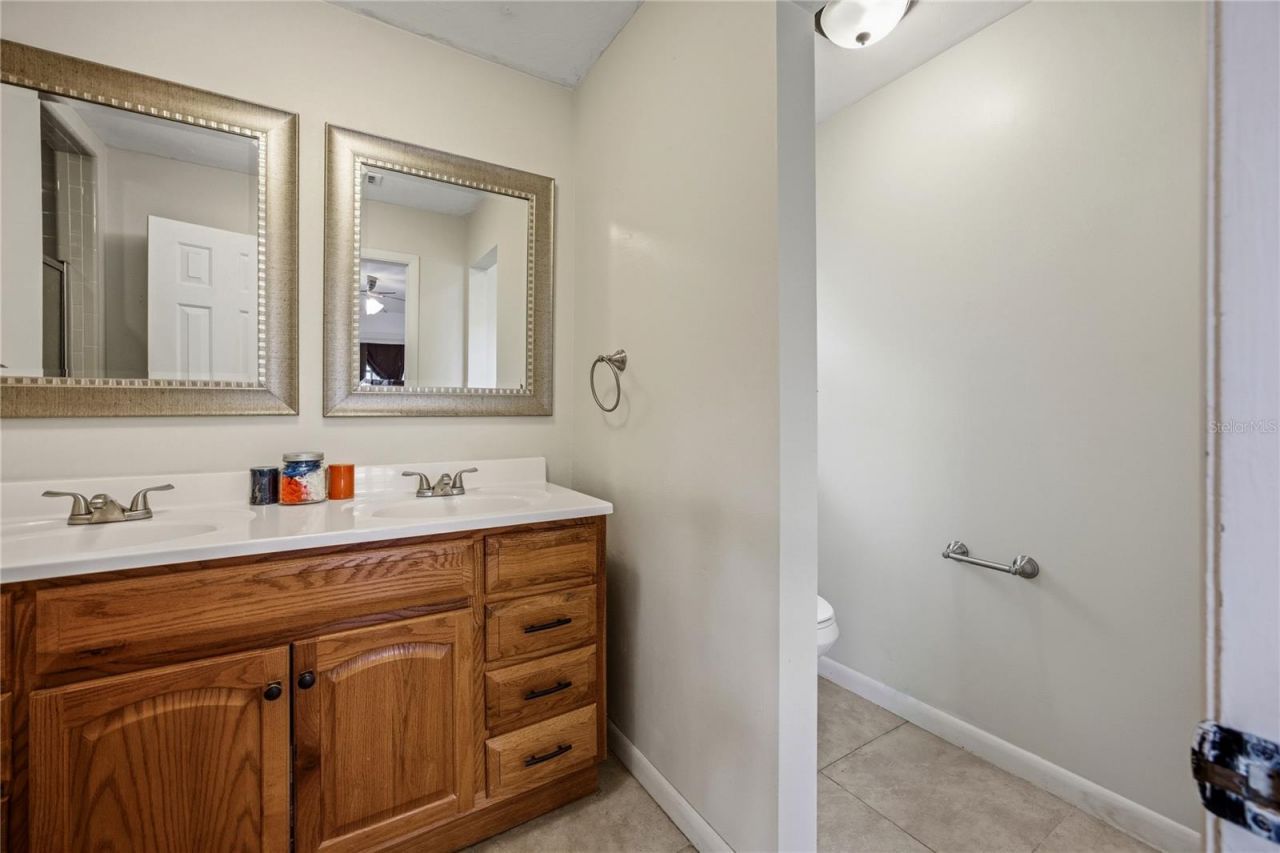 3900 NW 37th Place , Gainesville, FL 32606 Photo