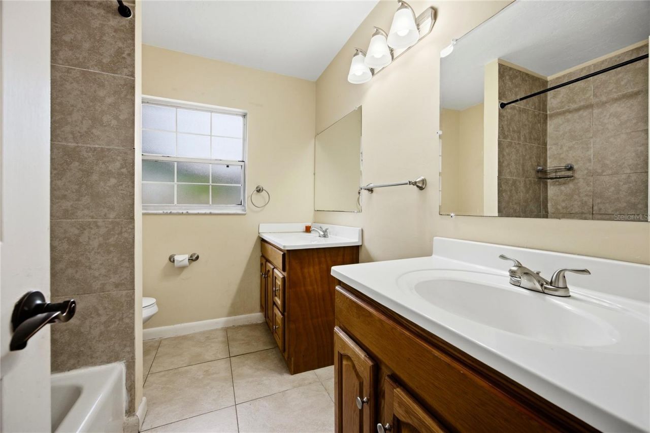 3900 NW 37th Place , Gainesville, FL 32606 Photo