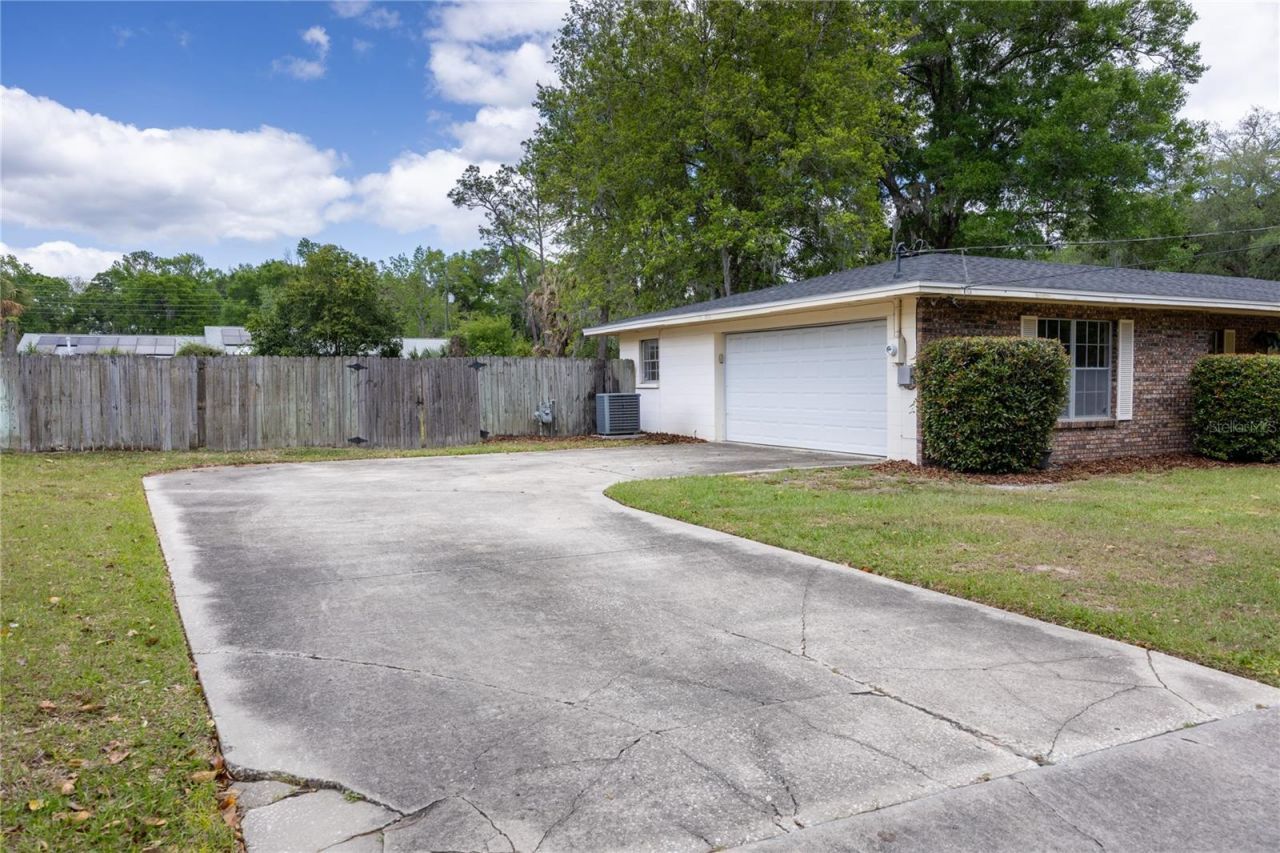 3900 NW 37th Place , Gainesville, FL 32606 Photo