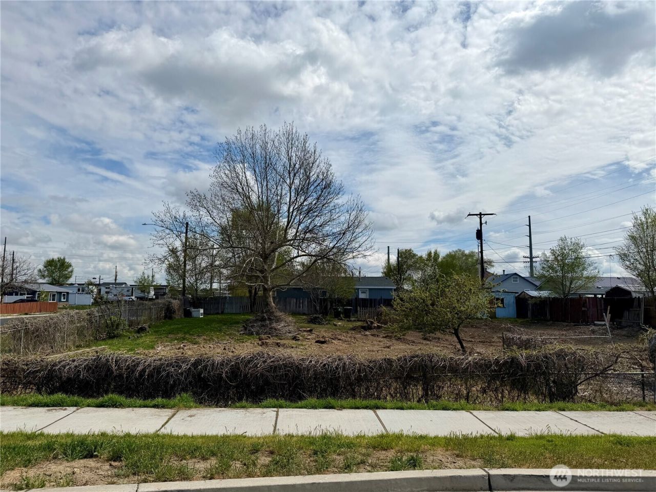 9917 NE Highland Dr, Moses Lake, WA 98837 Main Photo