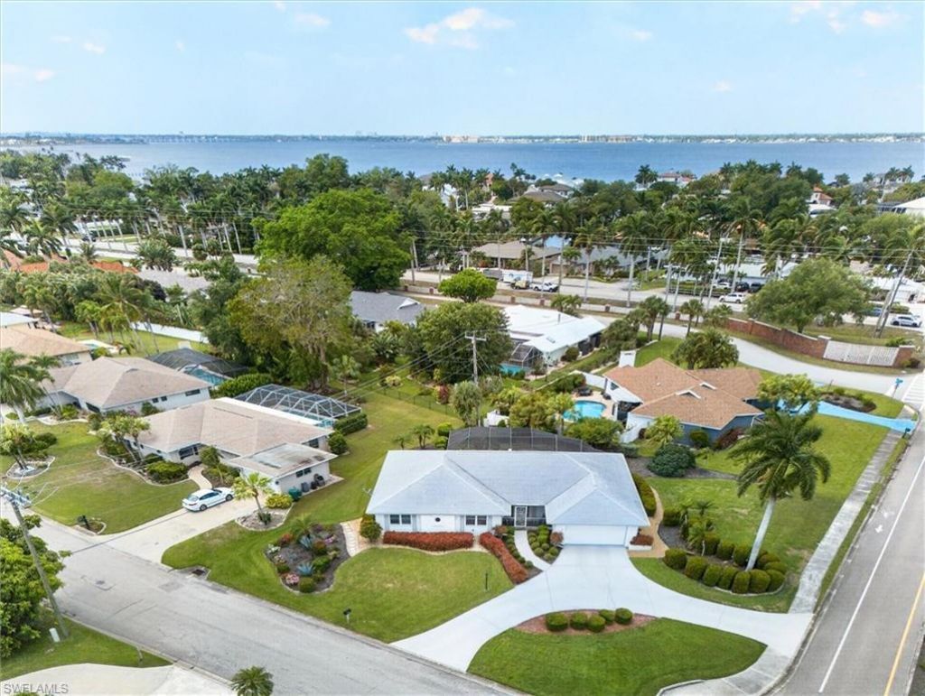 5148 Fairfield Dr, Fort Myers, FL 33919 Photo