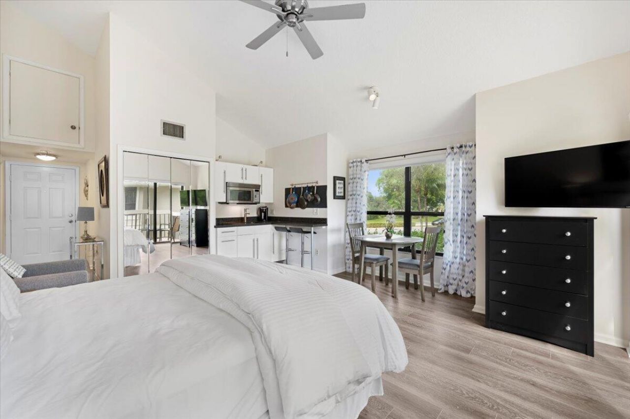 11863 Wimbledon Circle, Unit 524, Wellington, FL 33414 Photo