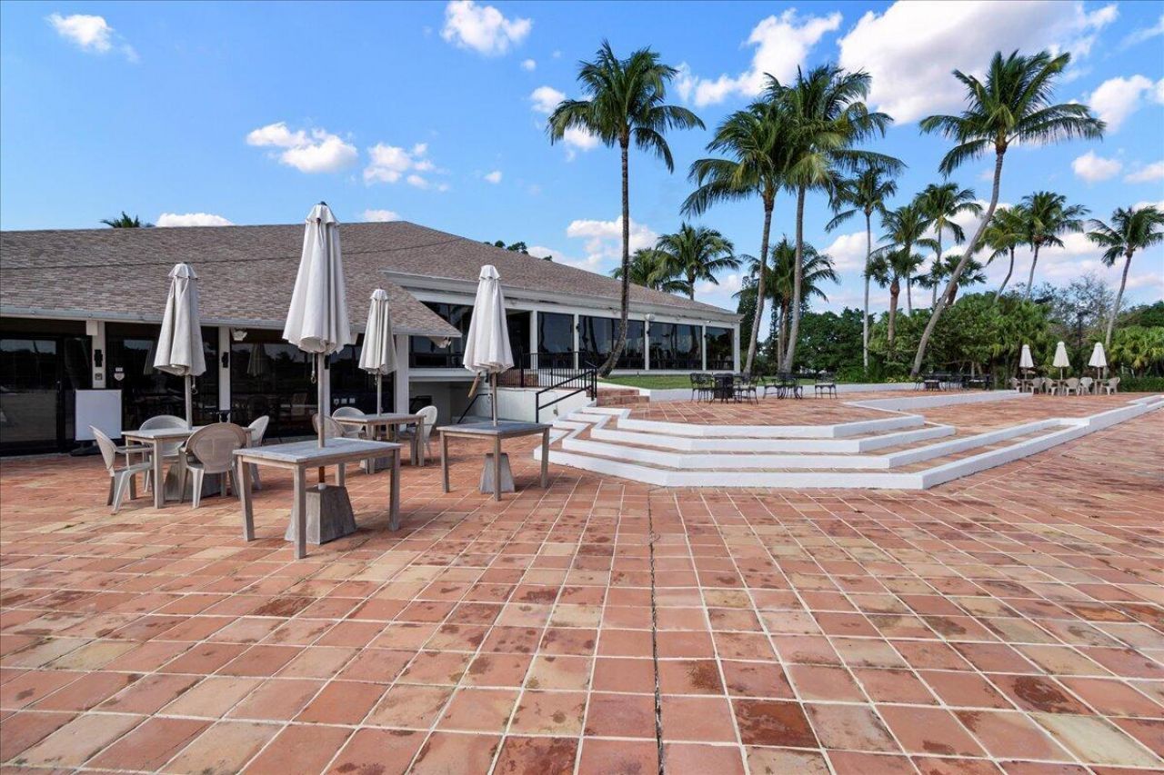 11863 Wimbledon Circle, Unit 524, Wellington, FL 33414 Photo