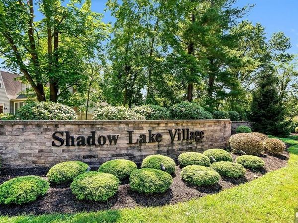 93 Lexington Court, MIDDLETOWN, NJ 07748