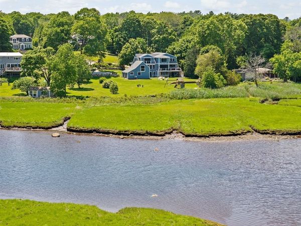 392 S Main St, Cohasset, MA 02025