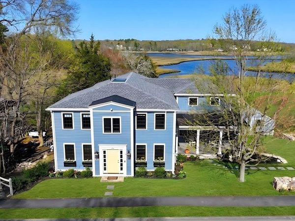 392 S Main St, Cohasset, MA 02025