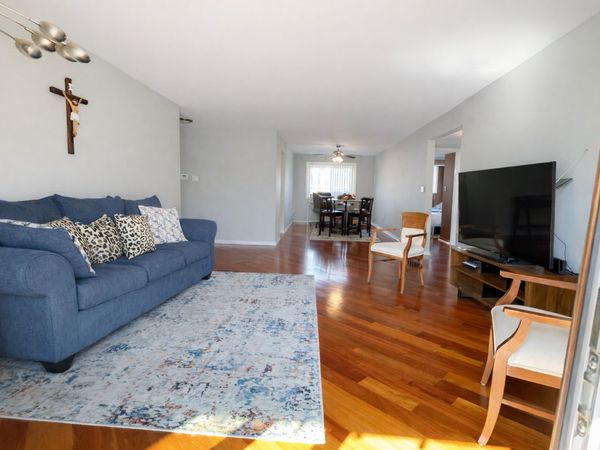 10109 Cherry Parkway, Unit M10, Skokie, IL 60076