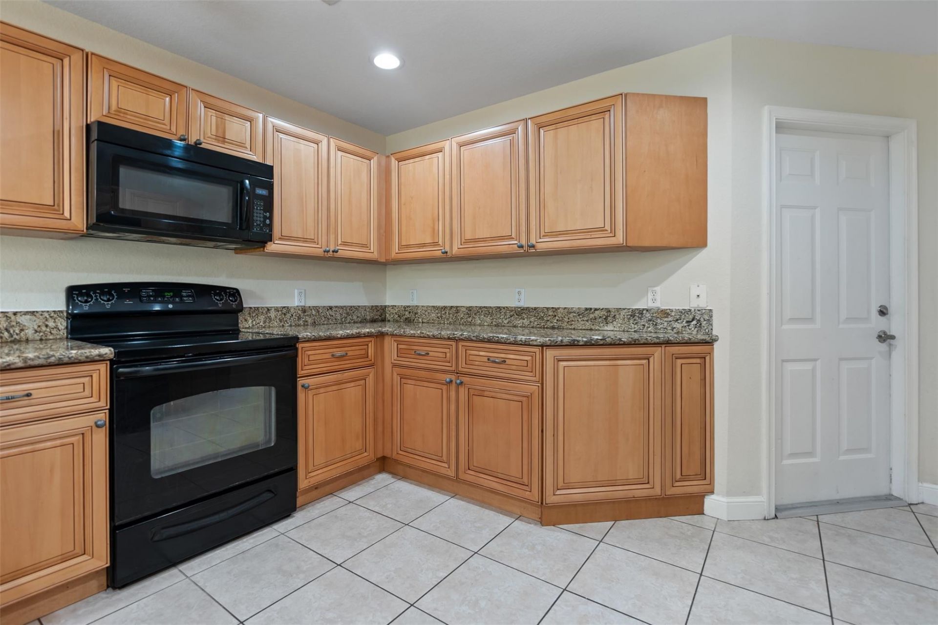 6094 Live Oak Court, Unit B, Tamarac, FL 33319 Photo