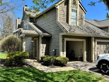 241 Queens Crossing, Centerville, OH 45458