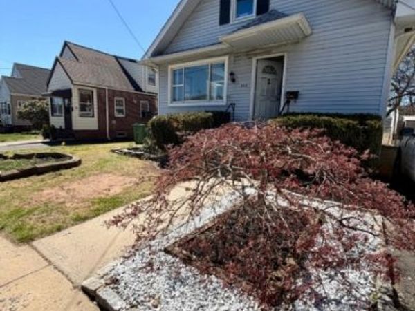 206 Amsterdam Ave, Roselle, NJ 07203