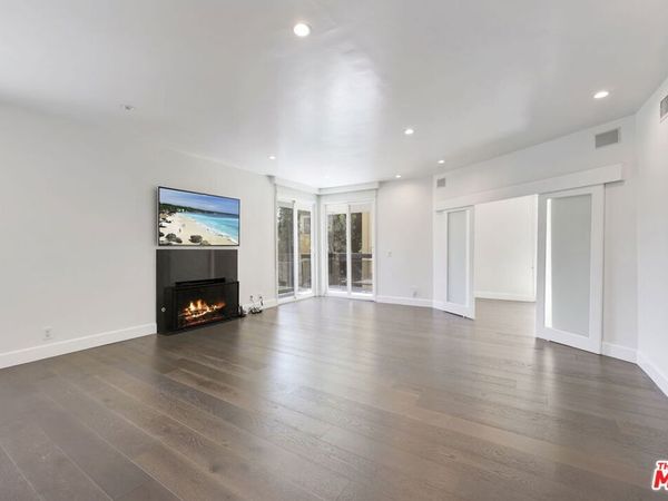 723 Westmount Drive , Unit 206, West Hollywood, CA 90069