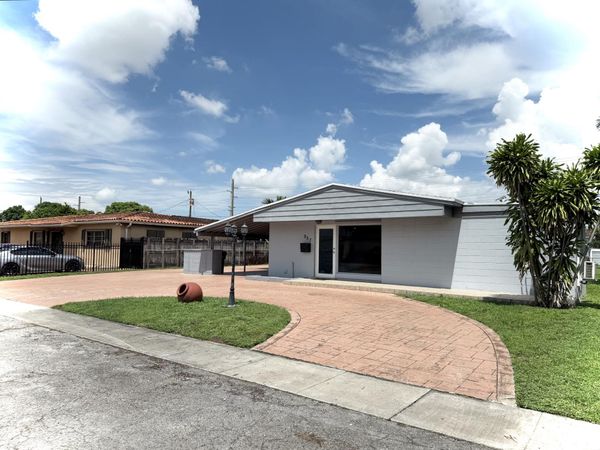 957 W 67th Street, Hialeah, FL 33012