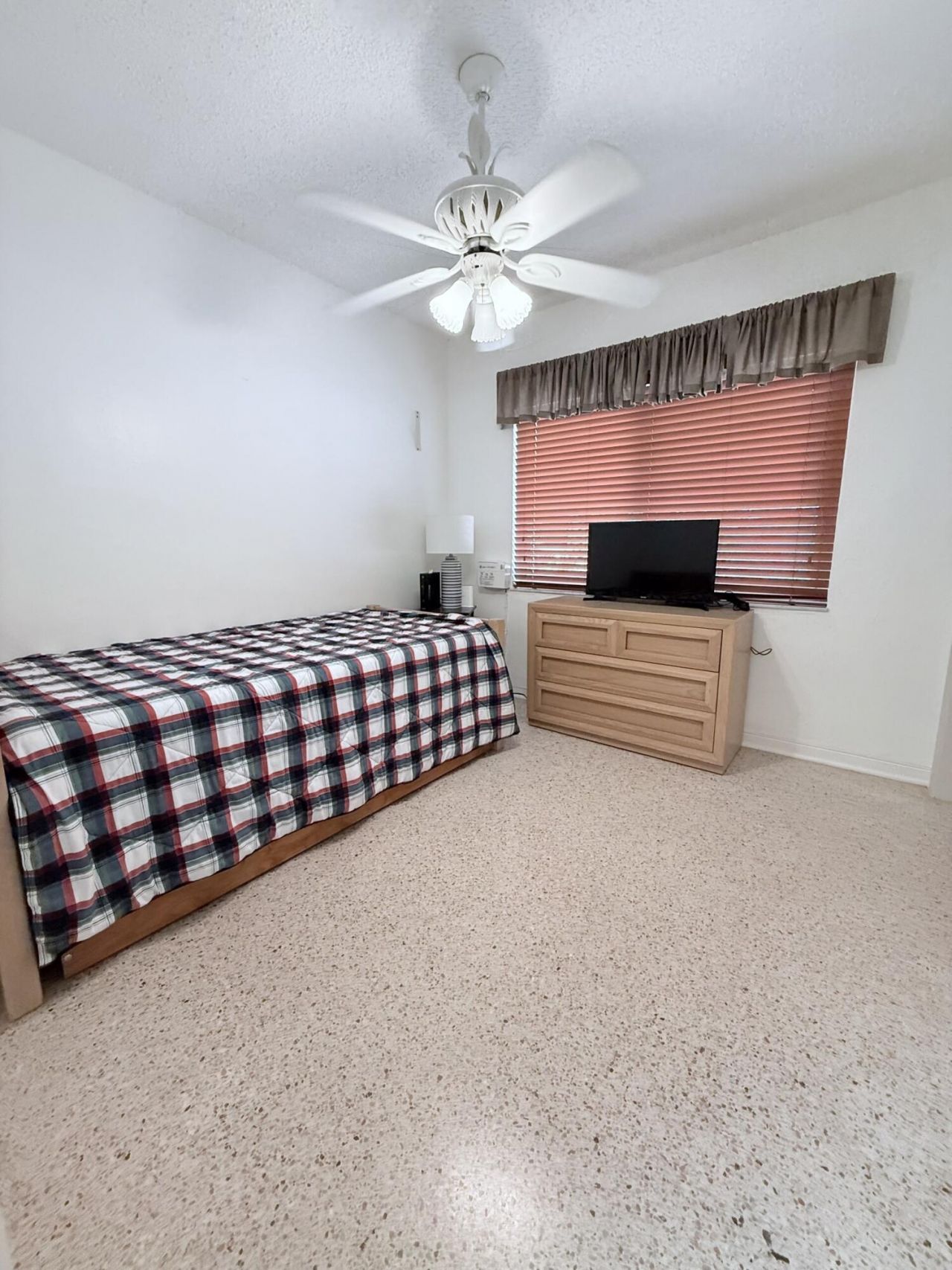 957 W 67th Street, Hialeah, FL 33012 Photo