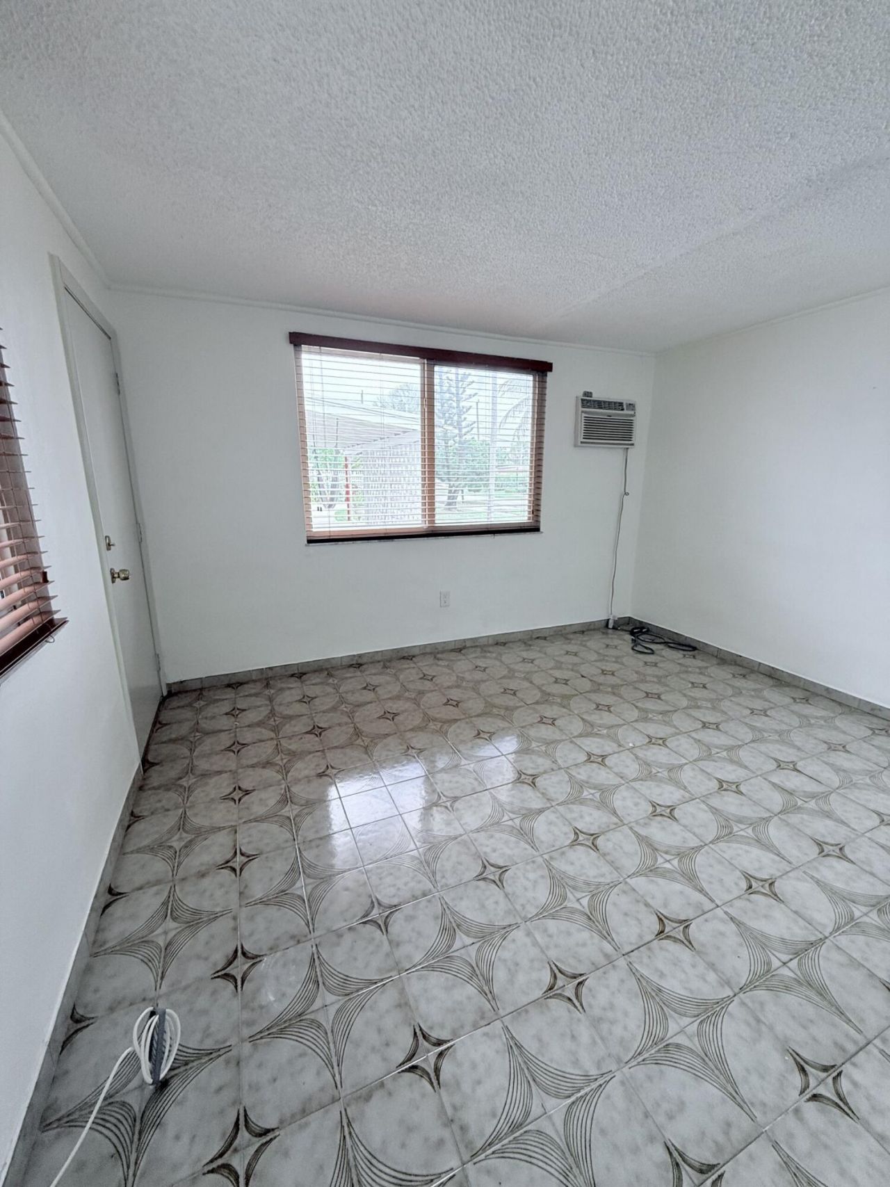 957 W 67th Street, Hialeah, FL 33012 Photo