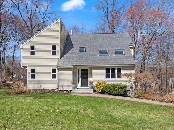 5 Susan Dr, Hopkinton, MA 01748