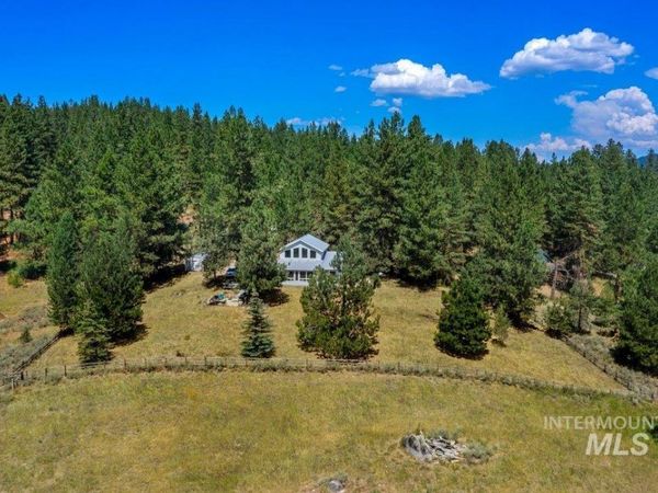 111 Ranch Cir, Cascade, ID 83611