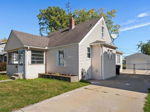 25616 Hoffmeyer Street, Roseville, MI 48066