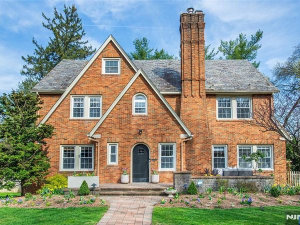 19 The Fairway, MONTCLAIR, NJ 07043