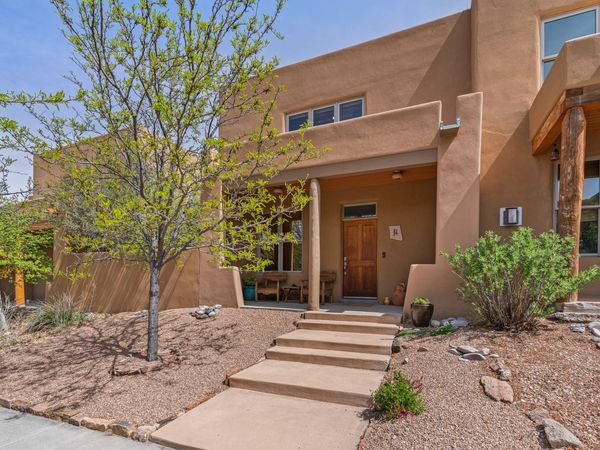 84 Avenida Frijoles , Santa Fe, NM 87507