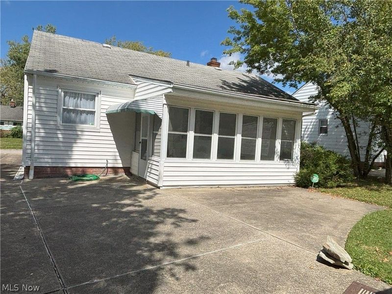 20732 APPLEGATE Road, Maple Heights, OH 44137 Photo 11