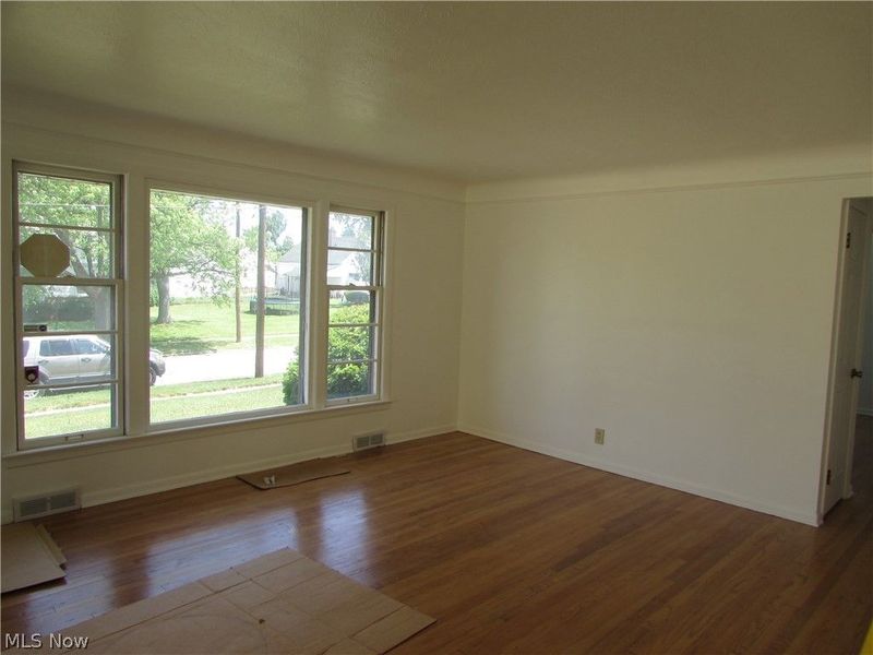 20732 APPLEGATE Road, Maple Heights, OH 44137 Photo 16