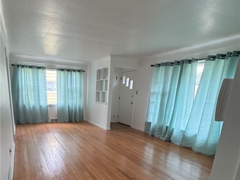 20732 APPLEGATE Road, Maple Heights, OH 44137 Photo 17