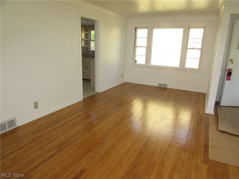 20732 APPLEGATE Road, Maple Heights, OH 44137 Photo 19