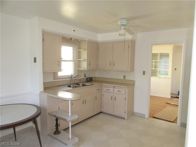 20732 APPLEGATE Road, Maple Heights, OH 44137 Photo 20