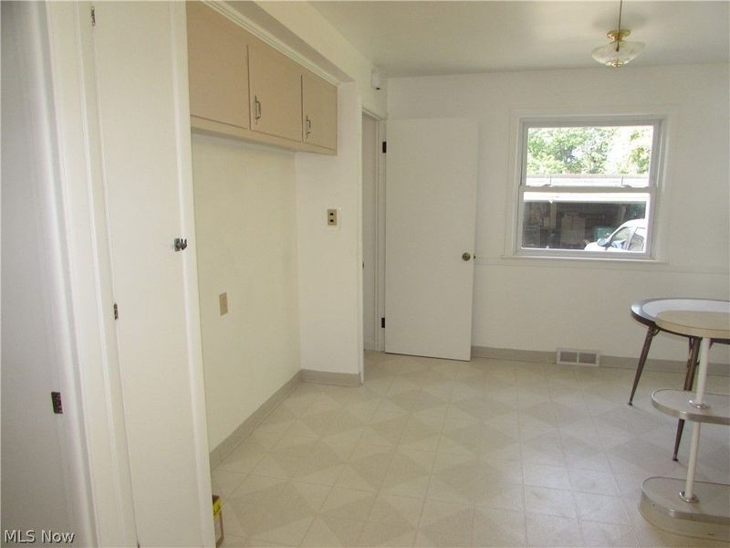 20732 APPLEGATE Road, Maple Heights, OH 44137 Photo 22