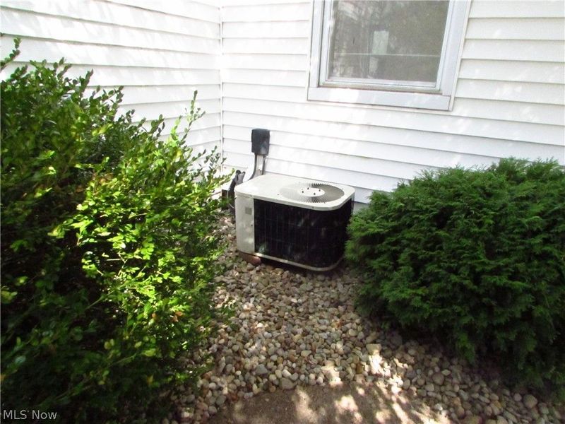 20732 APPLEGATE Road, Maple Heights, OH 44137 Photo 41