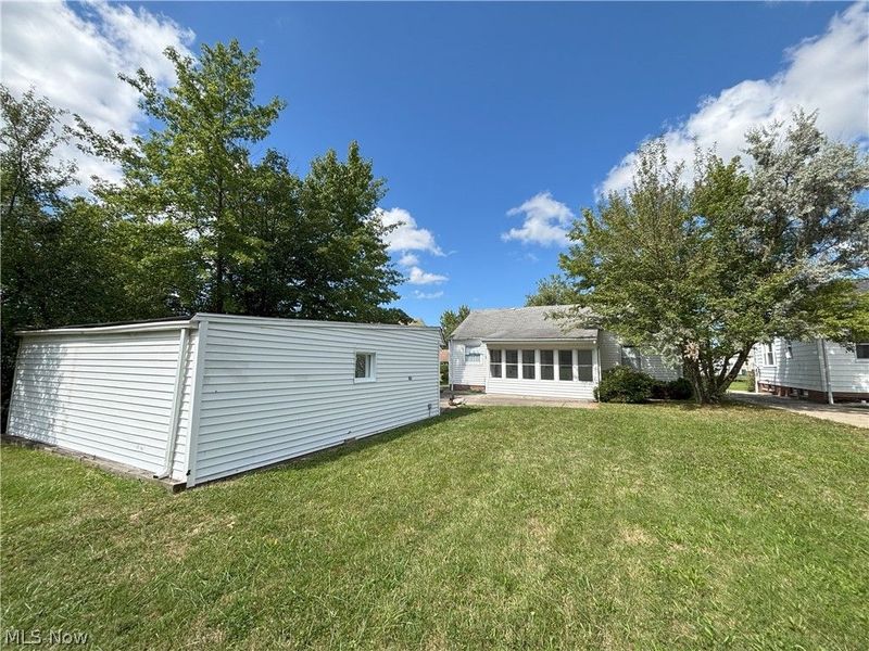 20732 APPLEGATE Road, Maple Heights, OH 44137 Photo 7