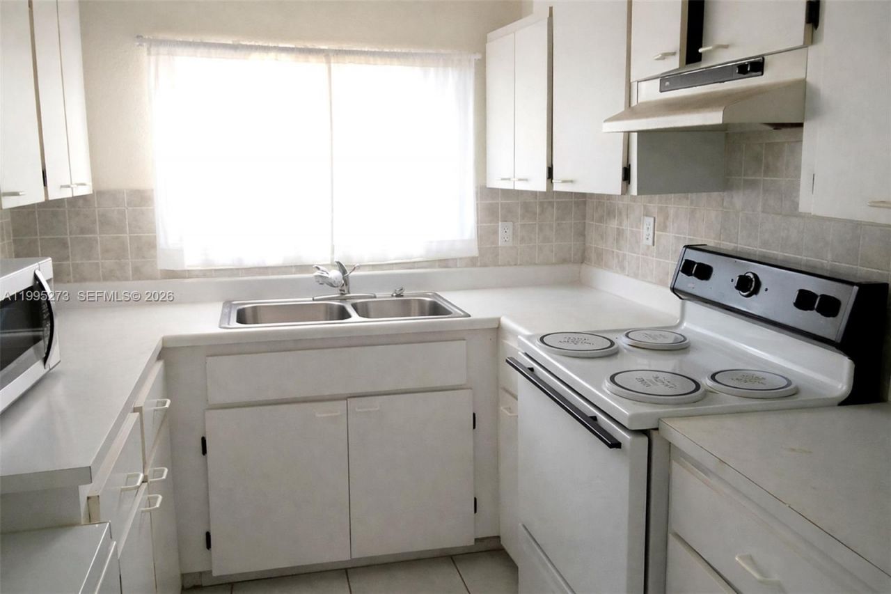 1671 NW 154th St, Miami Gardens, FL 33054 Photo