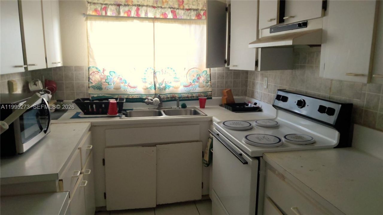 1671 NW 154th St, Miami Gardens, FL 33054 Photo