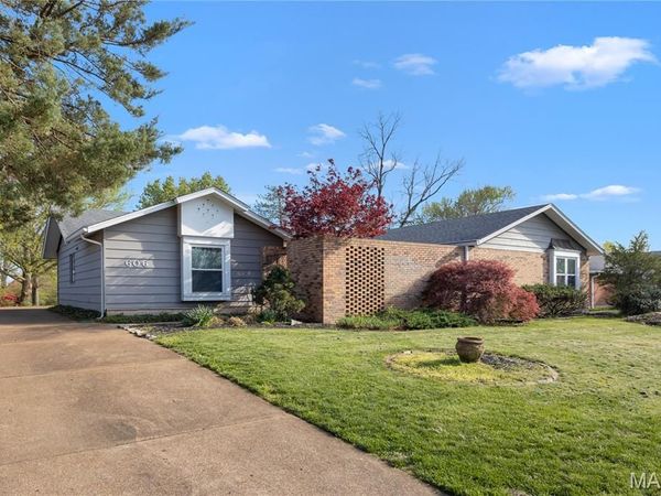 606 Rue Montand Drive , Ballwin, MO 63011