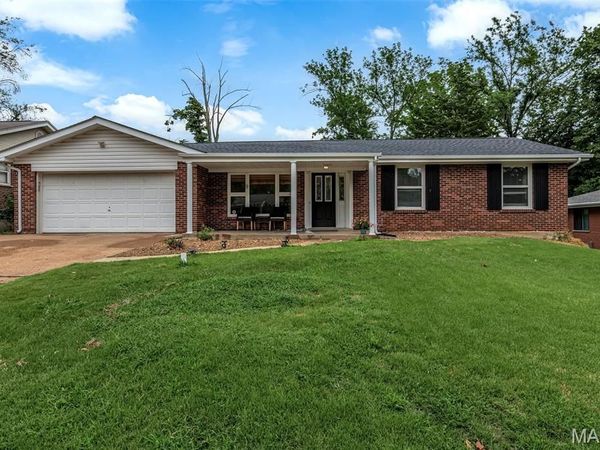 1117 Hawkstone Lane, St Louis, MO 63125