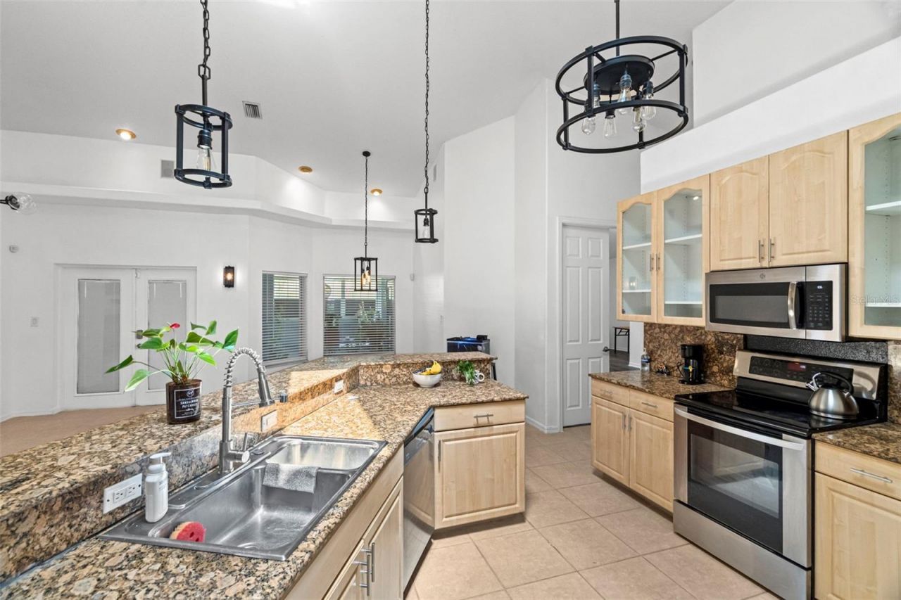 6702 Josie Drive, Seffner, FL 33584 Photo